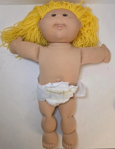 2004 Cabbage Patch Doll- Yellow Hair- No Clothes