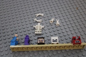 Lego (21116) Minecraft, Crafting Box, Used, 100% Complete W/Manuals, No Box