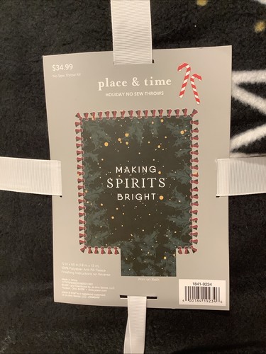 No Sew Fleece 72 x 60 Blanket Kit - Making Spirits Bright - Picture 2 of 3