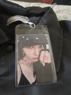 aespa カリナ SMTOWN 2025 コーチジャケット トレカ AESPA) SMTOWN LIVE 2025 COACH JACKET + KARINA PHOTOCARD | eBay