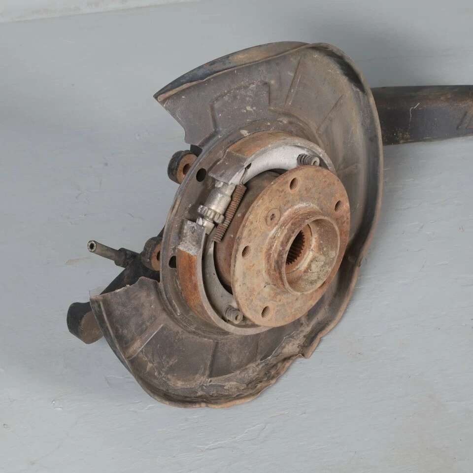 2001-2006 BMW M3 Rear Trailing Control Arm Hub Right OEM Used - Image 2 of 4