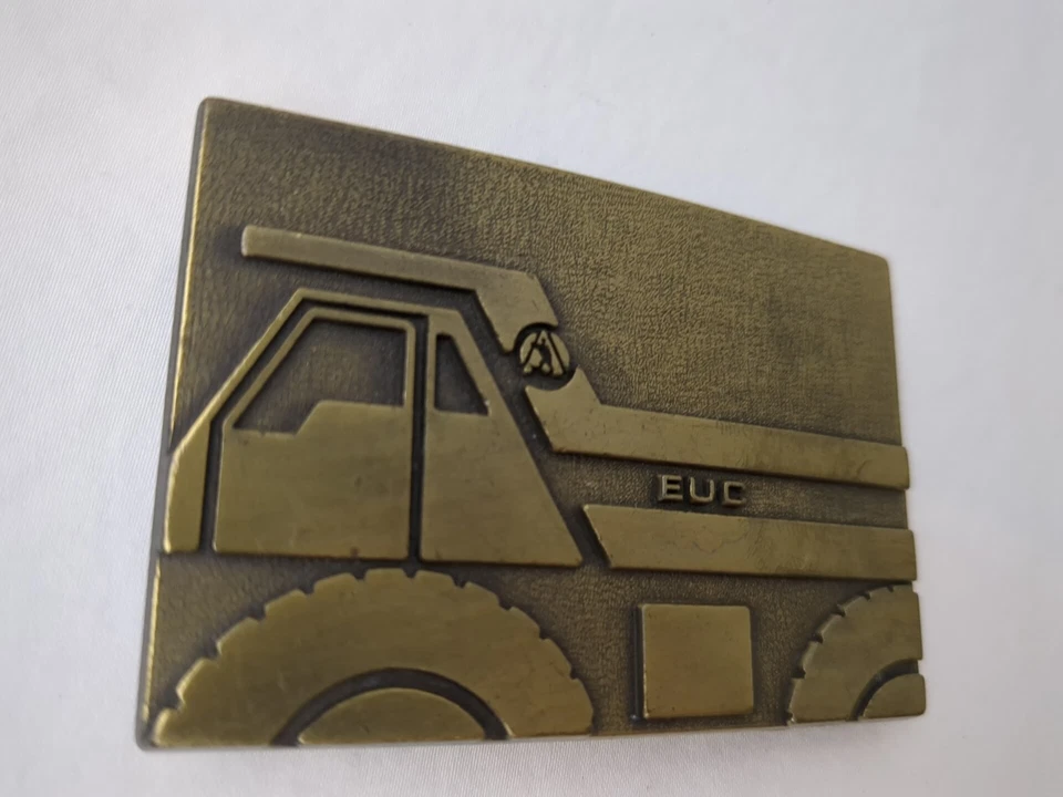 VINTAGE 1970s EUCLID EUC MINING EQUIPMENT ADVERTISEMENT BELT BUCKLE 3" x 2" - Изображение 3 из 4