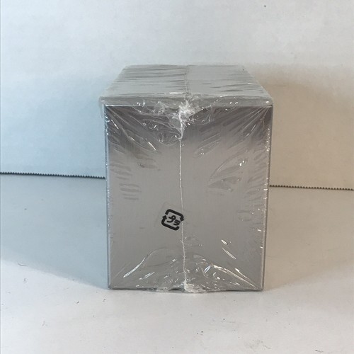 Nueva caja de metal Ikea con tapa de plástico K. Hagberg/M. Diseño Hagberg - Imagen 3 de 9
