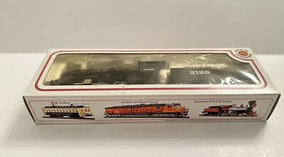 Bachman HO Scale USRA 0-6-0 Locomotive & Slope Tender Santa