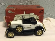 LIBERTY CLASSIC~FORD MODEL A ROADSTER~STOCK # 1527J~LOCKABLE COIN BANK~1:25 