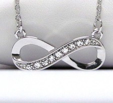 NEW ELEGANT WHITE GOLD PLATED INFINITY NECKLACE RHINESTONE CRYSTAL PENDANT LOVE