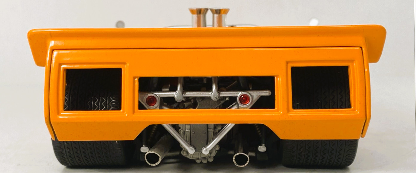 Mclaren w/Chevrolet 55Chevy57 Corvette V8 Engine1:18SCALE1966MODEL1957 1963 1967