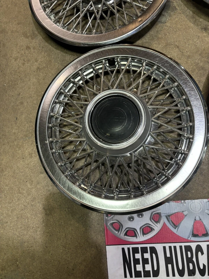 1983-91 Ford Mustang Used Spoke Hubcaps Set Of 4-14”Mustang Rare Plastic/ Metal - Image 4 of 4