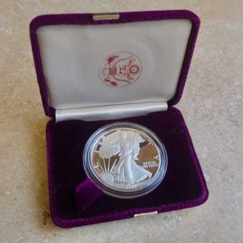 1987 1oz. Fine Silver -one dollar coin-  walking liberty uncirculated untouched