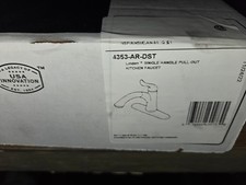 DELTA 4353-AR-DST Single Handle Pull-Out Kitchen Faucet in Arctic Stainless
