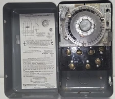 Intermatic T104 24 Hour Mechanical Timer 208V–277V Indoor Metal Enclosure 1156F