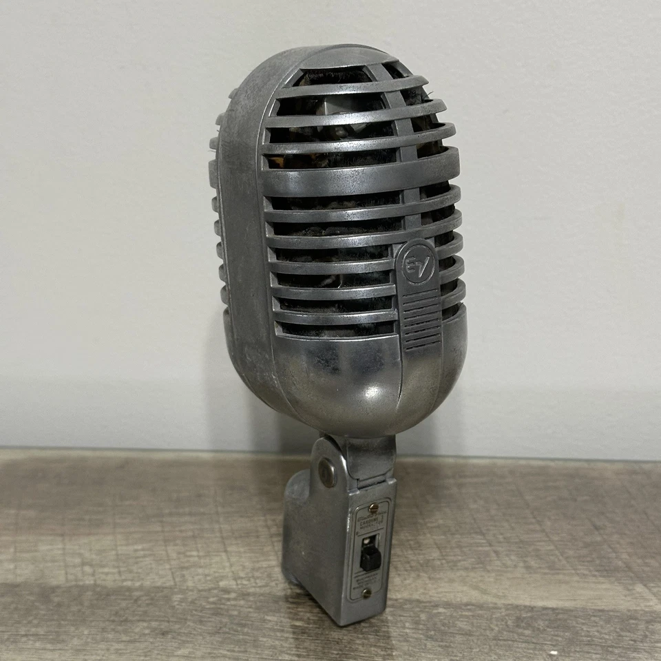 Vintage 1940's Electro Voice 726 Cardyne 1 Dynamic Microphone - Image 3 of 4