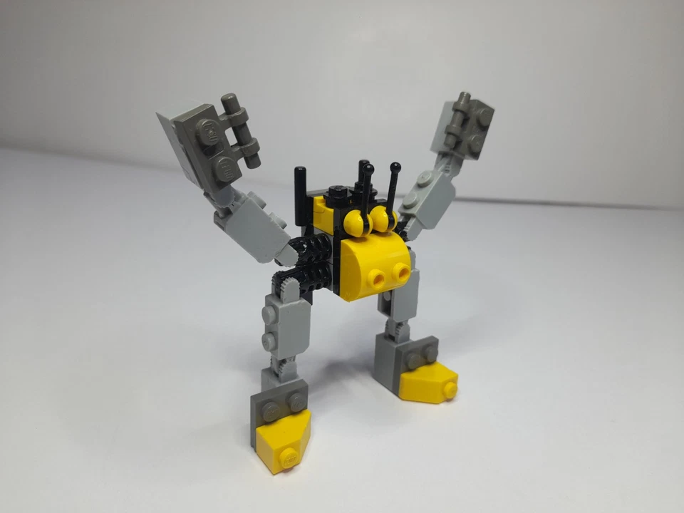 LEGO CREATOR: Mini Robots (4097) - Used, Near complete - Image 3 of 4