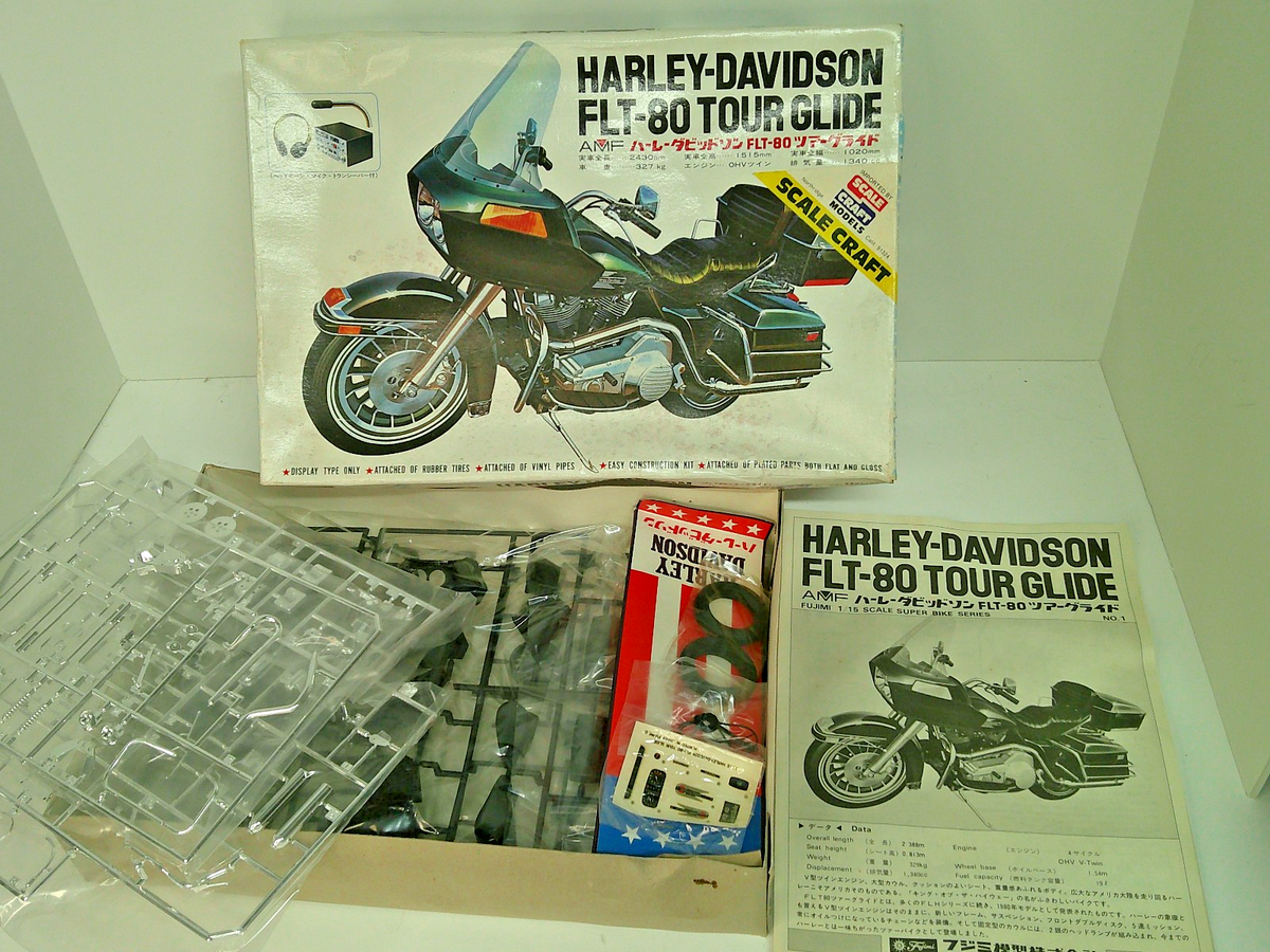 フジミ模型　HARLEY-DAVIDSON FLT-80 TOUR GLIDE AMF Harley Davidson FLT-80 Tour Glide Motorcycle 1/15 Scale Model