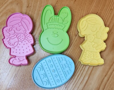 Hallmark Cookie Cutter Mold Easter Bunny Rabbit Egg Boy Girl Pastel Vintage