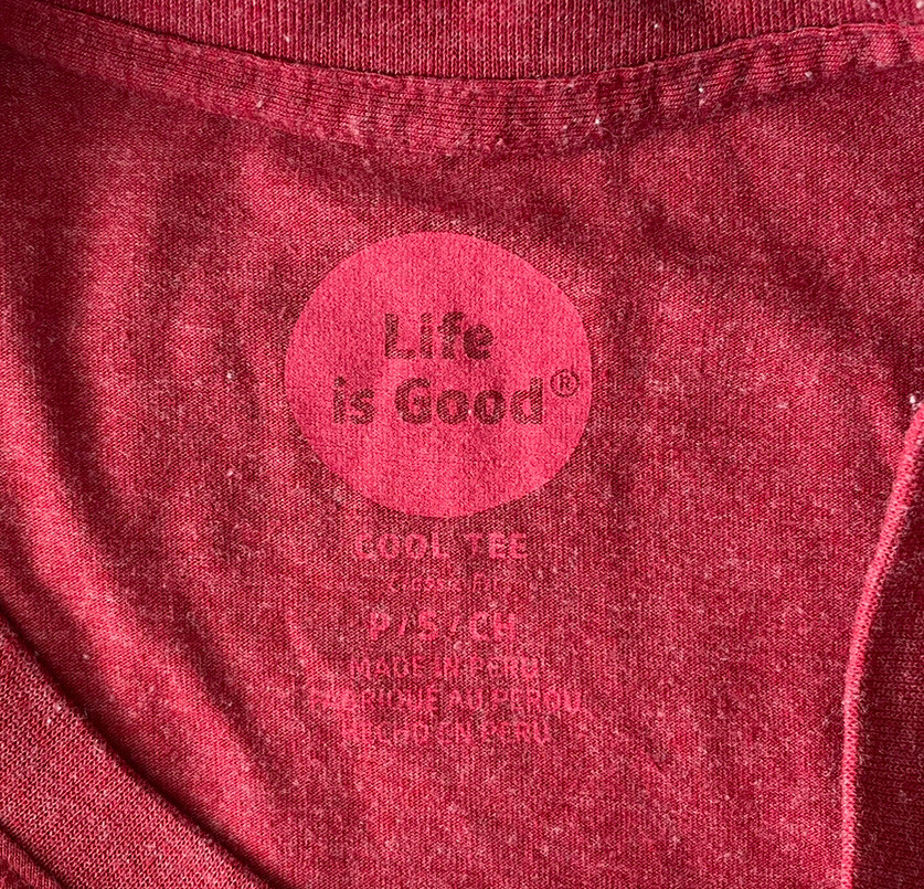 T shirt piccola Life Is Good da uomo maglietta fresca rosso lago fila barche montagna pesca S