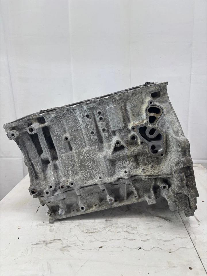 Motorblock Block Defekt für Peugeot 3008 SUV 1,6 THP 5GZ EP6FDT 5G01 V764777080 - Bild 1 von 4