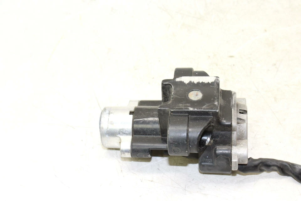 01-05 Juego de llaves de encendido Suzuki Bandit 1200 GSF1200S con bloqueo de asiento, SIN LLAVE Foto 4 de 4