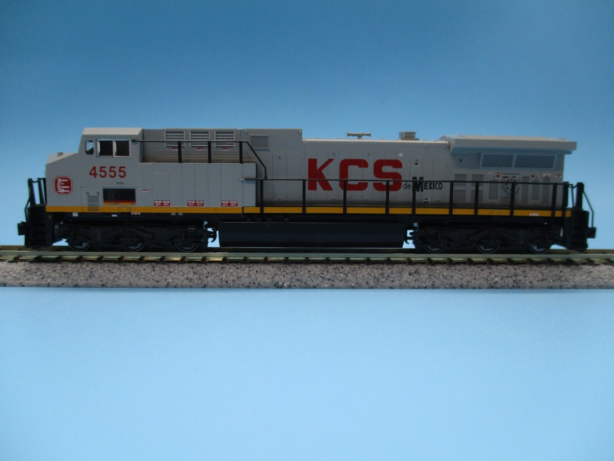 KATO N SCALE LOCOMOTIVE-AC4400CW-KCS de MEXICO #4555-DC/DCC