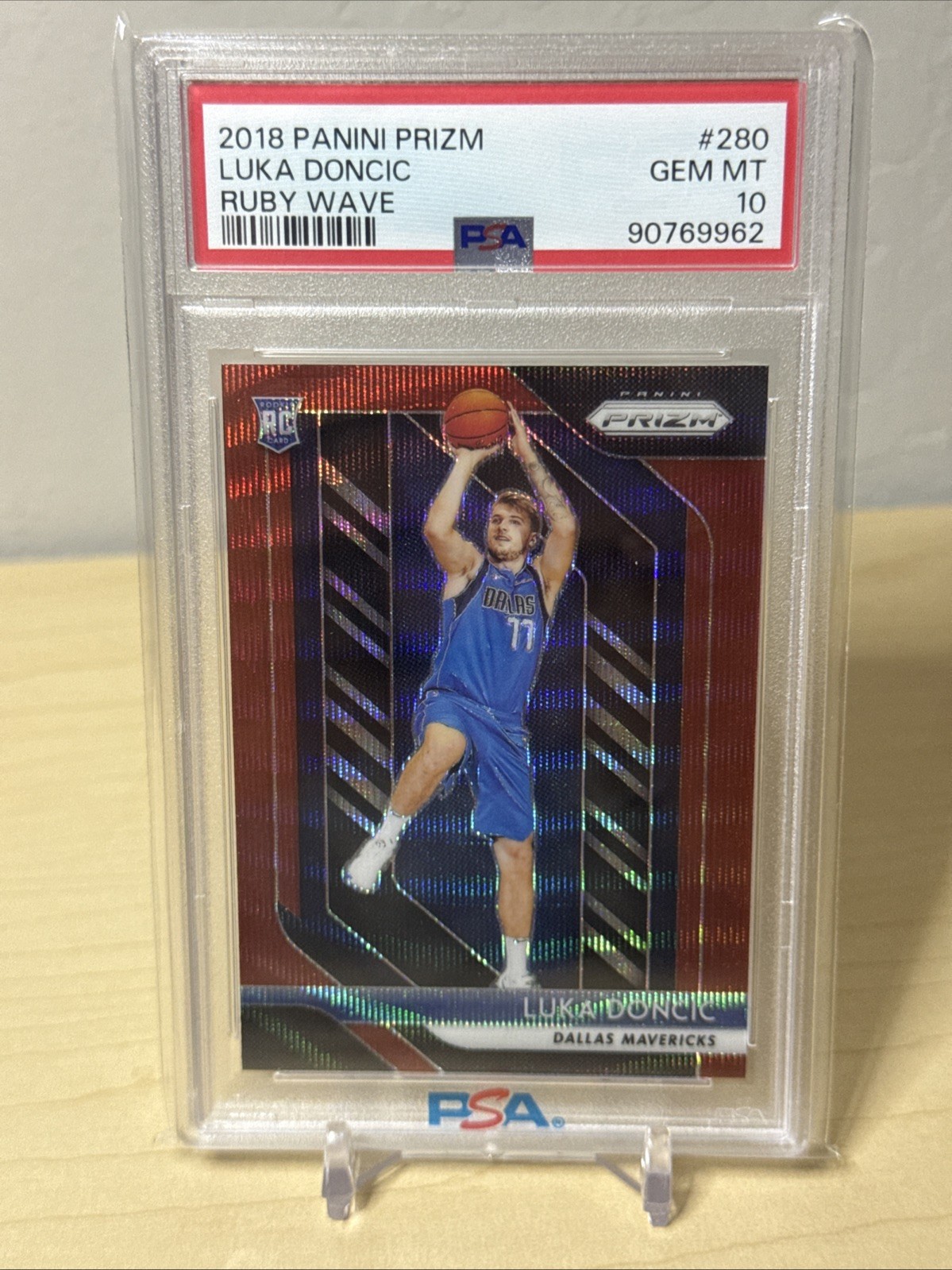 LUKA DONCIC 2018 PANINI PRIZM #280 RUBY WAVE PARALLEL ROOKIE RC PSA 10 GEM NBA