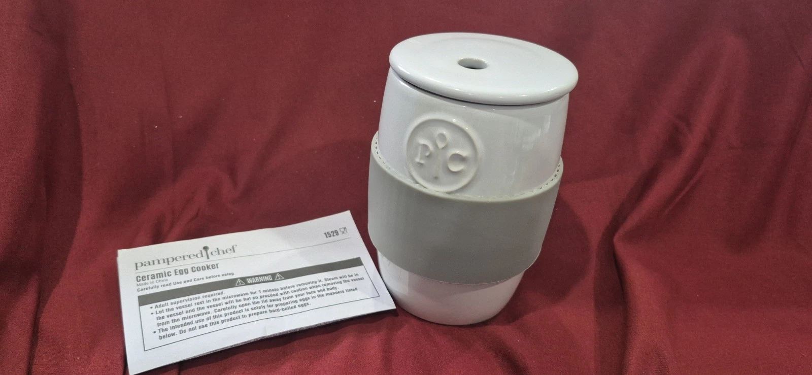 NEW Pampered Chef Coffee Mug Cup Egg Cooker Oatmeal Cake W/ Lid Silicone Grip