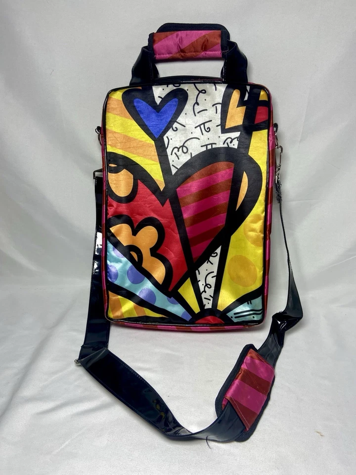 Romero Britto Nuevo Día Satinado Laptop Manga Vertical Bolso Bandolera Corazón Rojo Rosa Foto 2 de 4