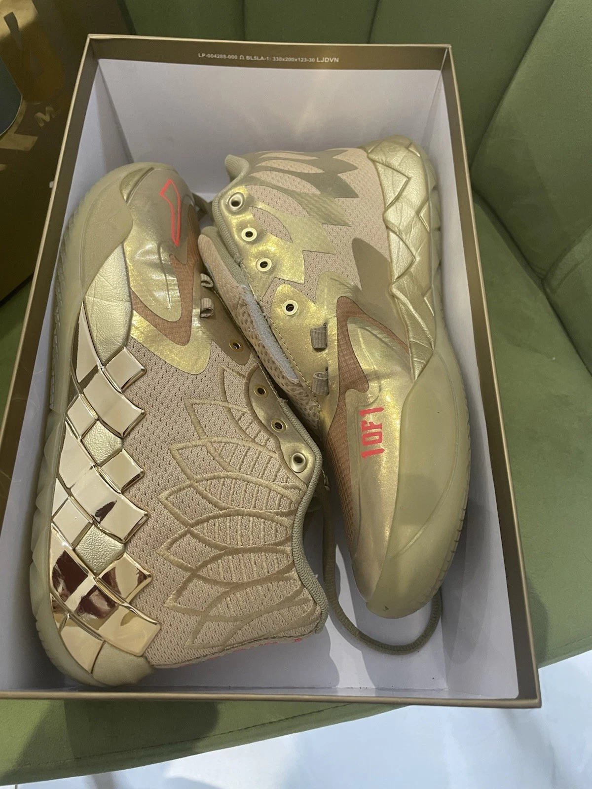 Scarpe da basket uomo Puma MB.01 Gol bambino stringate oro sintetiche 379223_01