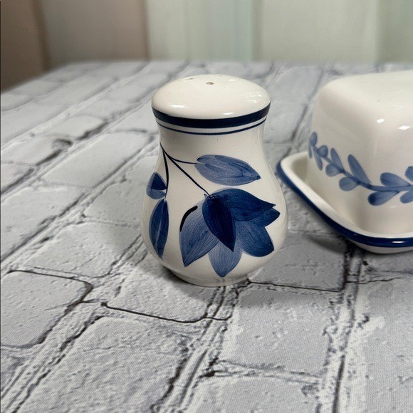HOME Country Home Butter Dish Salt & Pepper Shakers Vintage Aesthetic Blue White