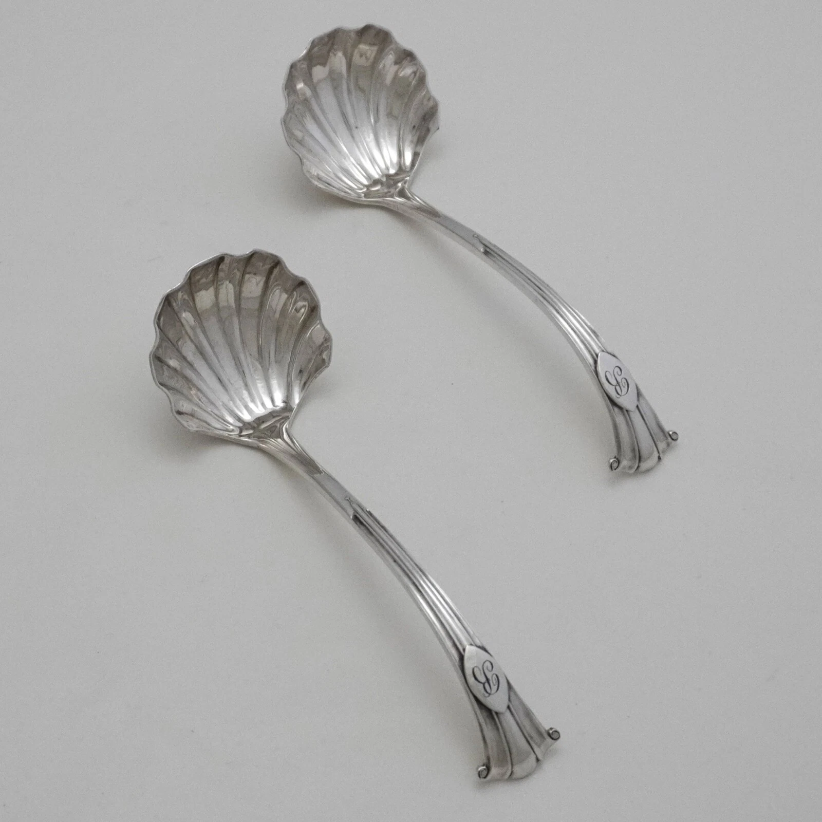 17th CENTURY Design Mappin & Webb Silver Service Cutlery Pair of Sauce Ladles
Opens in a new window