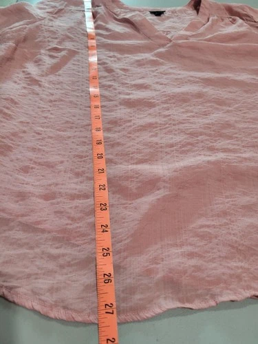 Torrid V-Neck Blouse Womens Size 2 Pink Excellent Textured Long Sleeve Top image 4