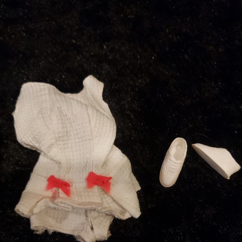 Barbie Doll Vintage Tennis Team #1781 1970-1971 - shoes and tennis dress