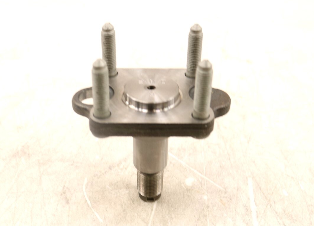 NEW OEM GM Passenger Side Rear Axle Spindle 96535152 Aveo 04-11