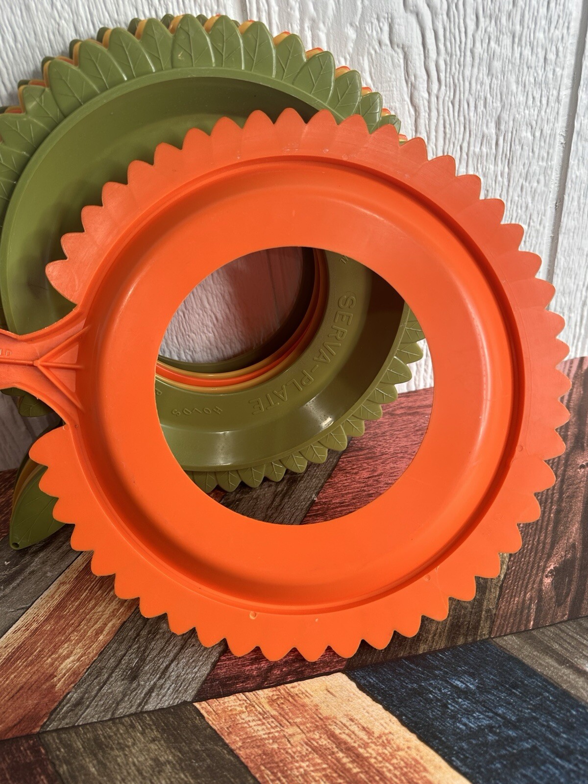 Set of 6 Serva-Plate Paper Plate Holders Flower Shape Orange Yellow Green