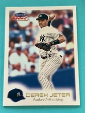 2000 Fleer Focus #11 Derek Jeter New York Yankees HOF Great - O