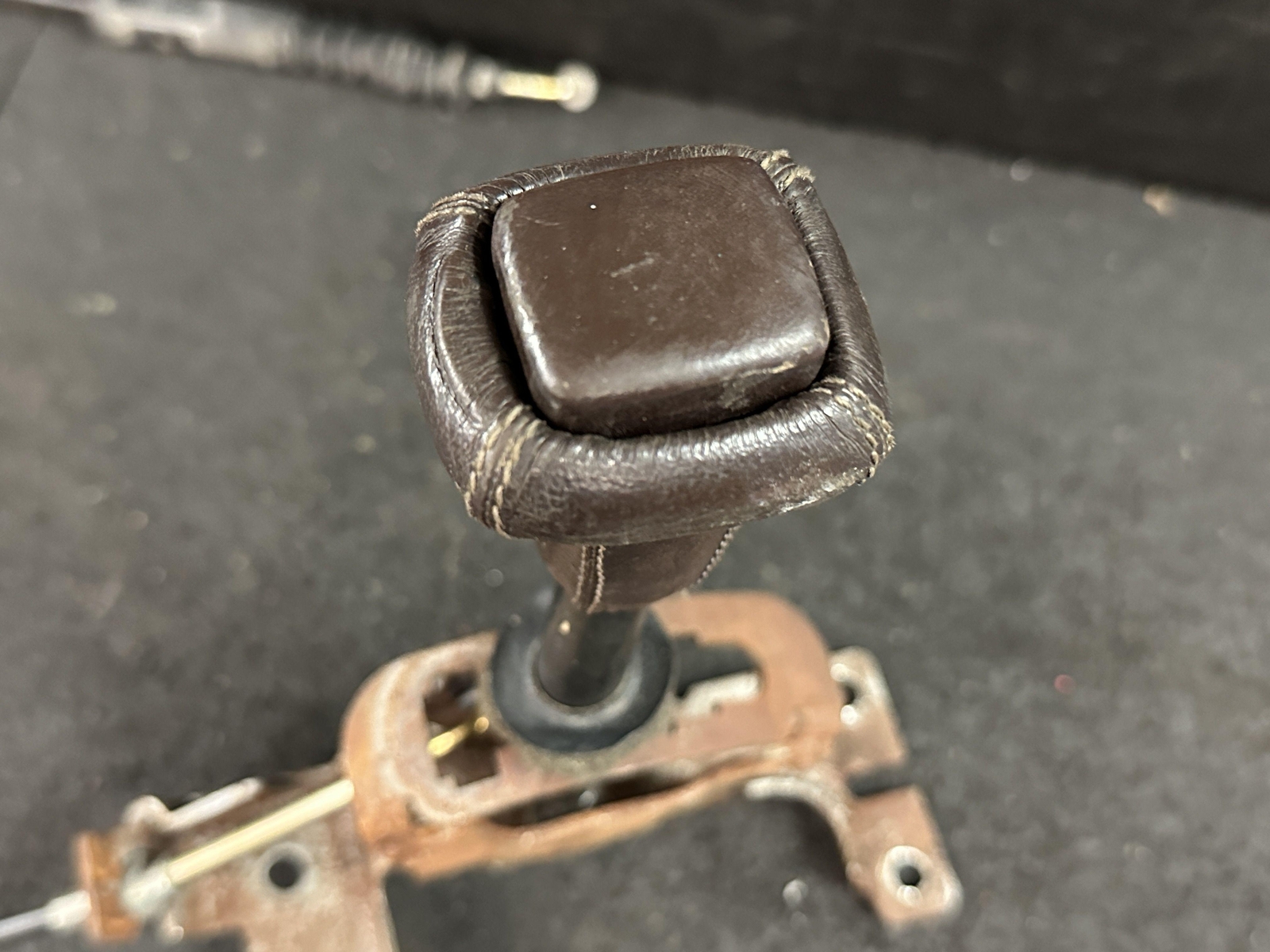 1989 CHRYSLER TC MASERATI FLOOR SHIFT GEAR SELECTOR SHIFTER W/ CABLE