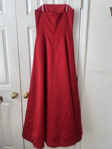 Lillie Rubin Size 6 Red Strapless Ball Gown / Fit & Flare W/Netting for Fullness - Picture 3 of 6