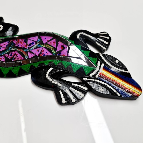 Hand Carved Wood Gecko Lizard Wall Hanging Decoration Painted Art Tropical Gift - Picture 3 of 10