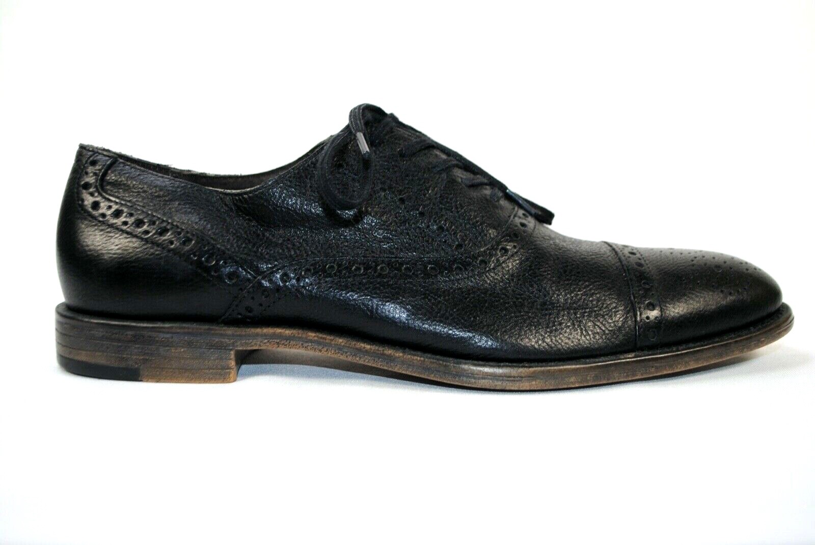 aston grey wingtip