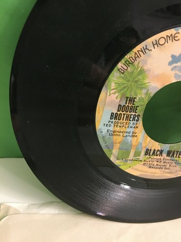 DOOBIE BROTHERS, Black Water, Warner Bros Records 1974 (WBS 8062) 45 RPM - Picture 6 of 9