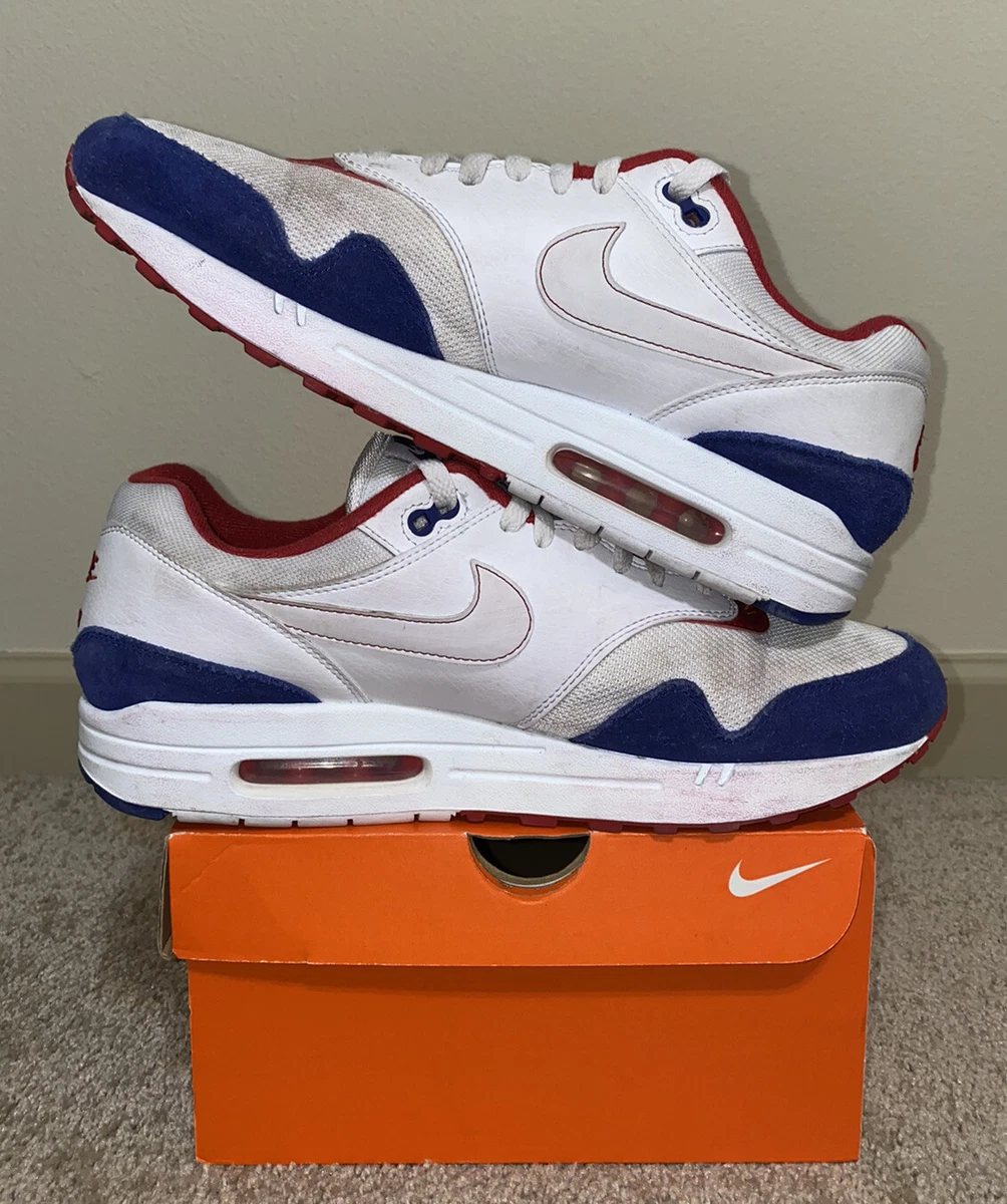 Nike red deals blue white