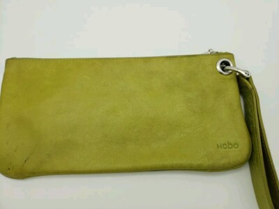 HOBO VIDA WRISTLET DARK CITRON CRAFTED VINTAGE HIDE