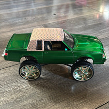 Jada 124 1987 Buick Regal Donk Box Bubble Green Diecast Opens Jada 124 1987 Buick Regal Donk Box Bubble Green Diecast Opens