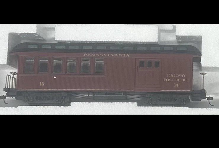 Bachmann Narrow Gauge Pennsylvania Railroad Express Train Lighted Combine - Image 2 of 2