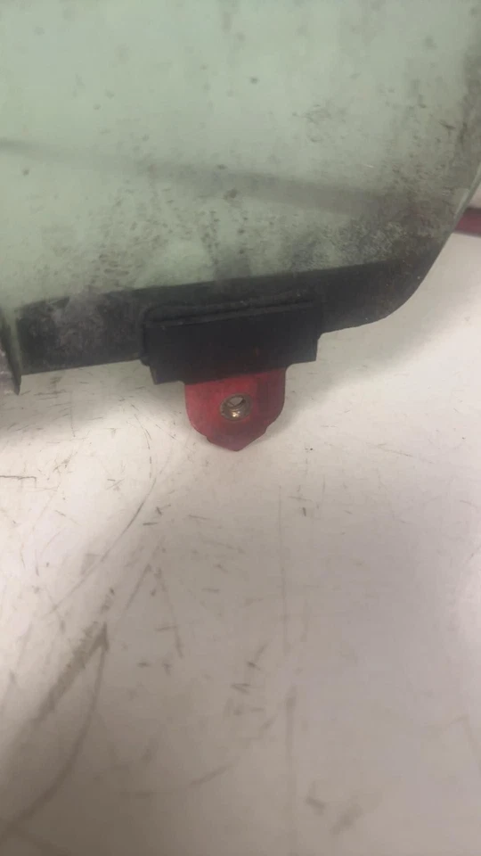 2001-2005 TOYOTA RAV-4 LEFT DRIVERS FRONT DOOR WINDOW GLASS Foto 3 de 4