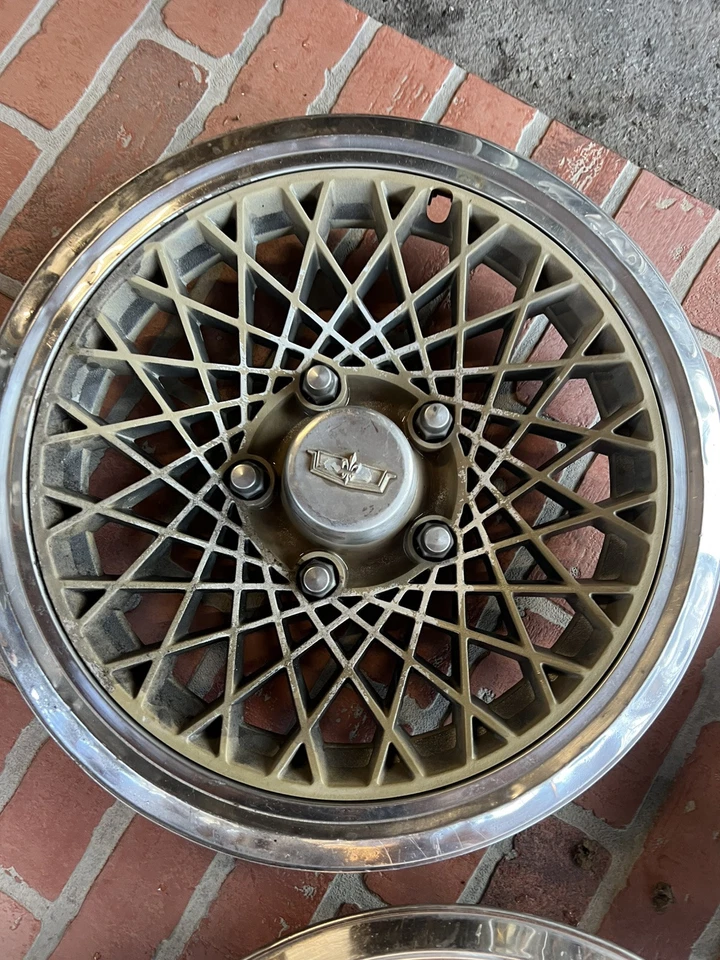 Tapacubos cubierta de rueda radios de plástico OEM 1977-1987 Chevrolet Chevy Caprice Impala Foto 4 de 4