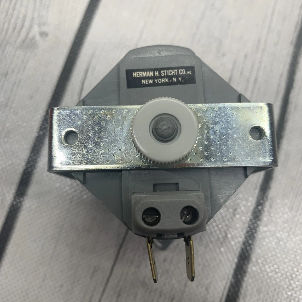 STANDCO  T-41 HOUR Running Time METER 220 Volts-60 Hz- Came From Collector ***82 - Image 4 of 4