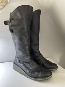 black fly boots size 7