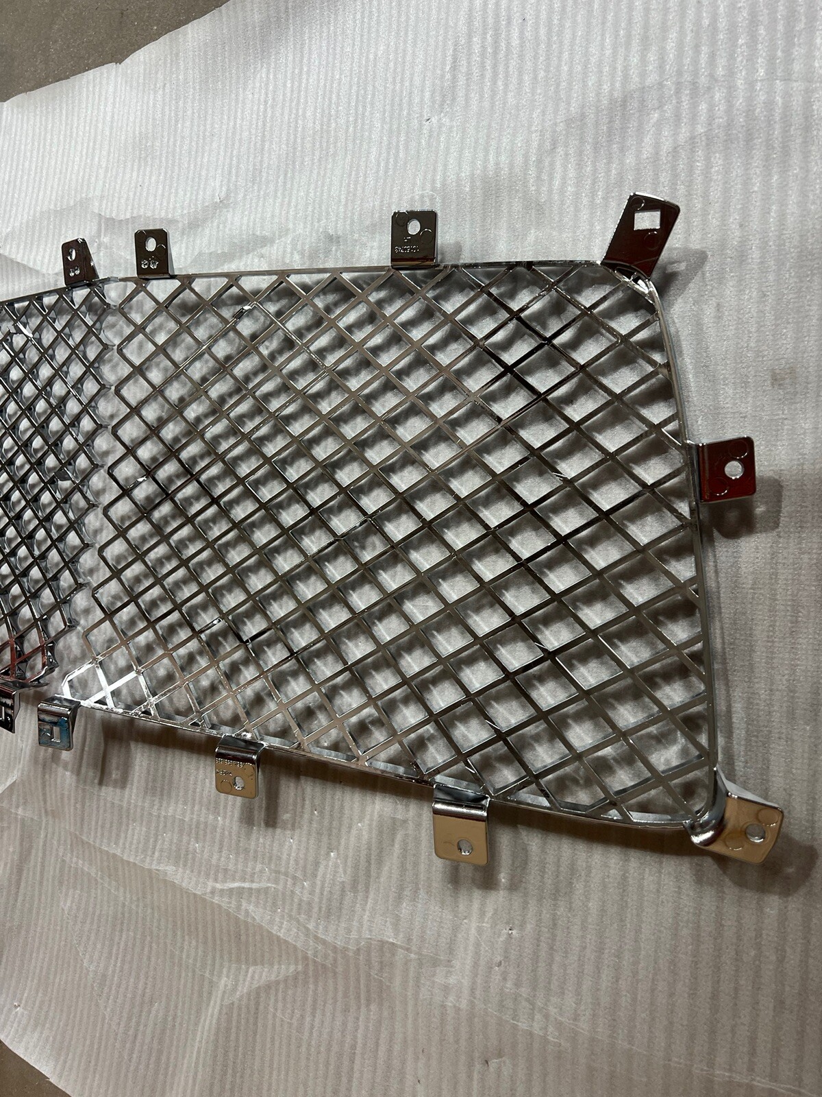2017-2020 Bentley Bentayga Front Bumper Main Radiator Grille Mesh Chrome NEW