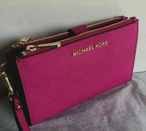 michael kors jet set wristlet wallet