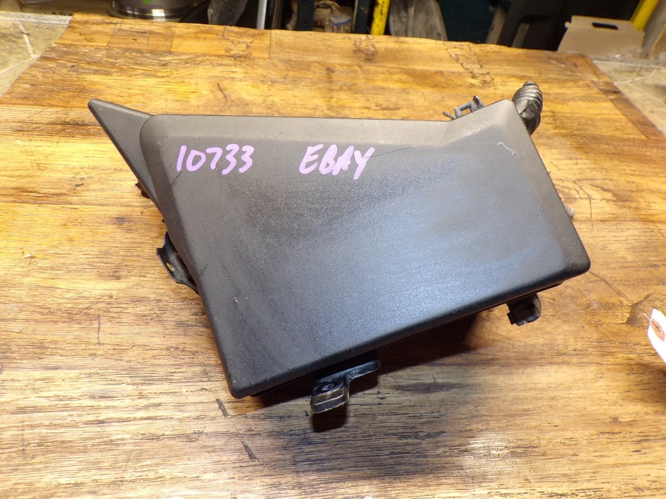 SUBARU LEGACY 2002-2005 2,5 L compartimento motor relé de fusibles caja de conexiones OEM Foto 2 de 4